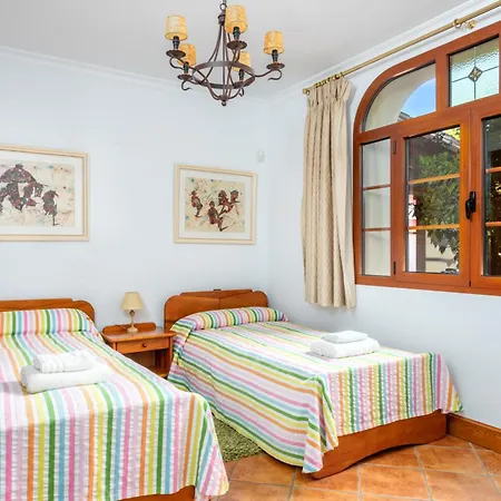 Luxury In Guadalmina 마르베야