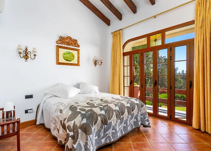 Luxury In Guadalmina Villa