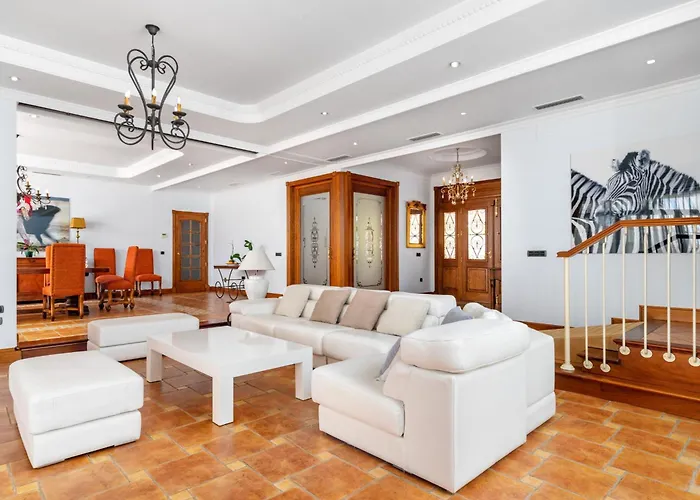 Luxury In Guadalmina Villa