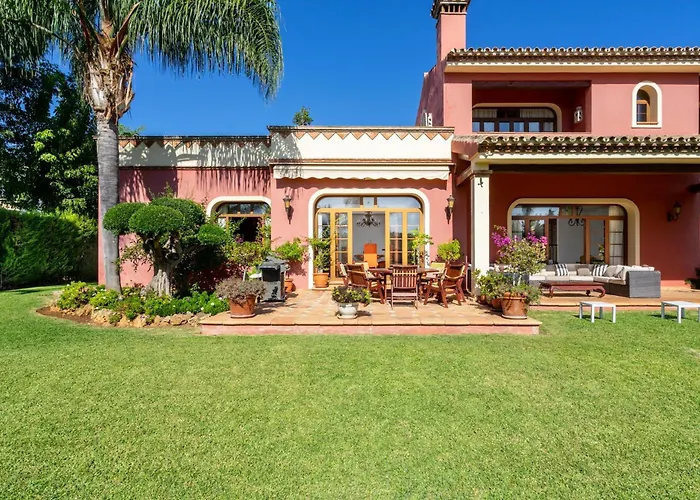 Luxury In Guadalmina Villa